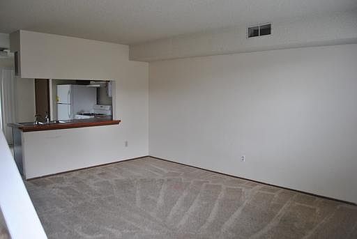 2nd image of 2814 Parque De Oeste Dr APT 04