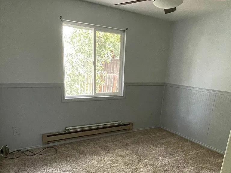 1529 El Rancho Blvd — Photo 2