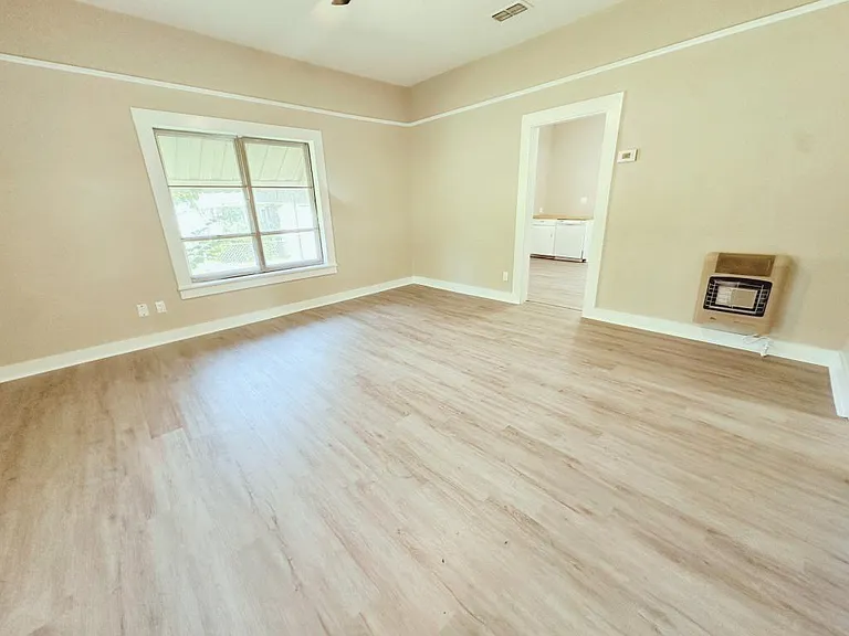 1016 Sulphur Springs Rd — Photo 7