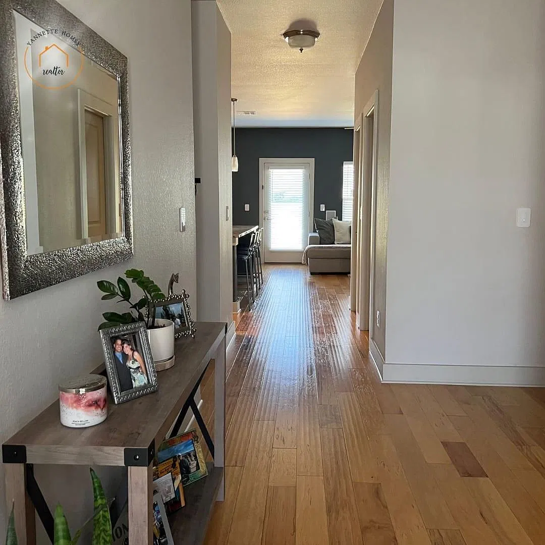3 bed, 2.5 bath, 1778 sqft, $2,100 — Photo 2