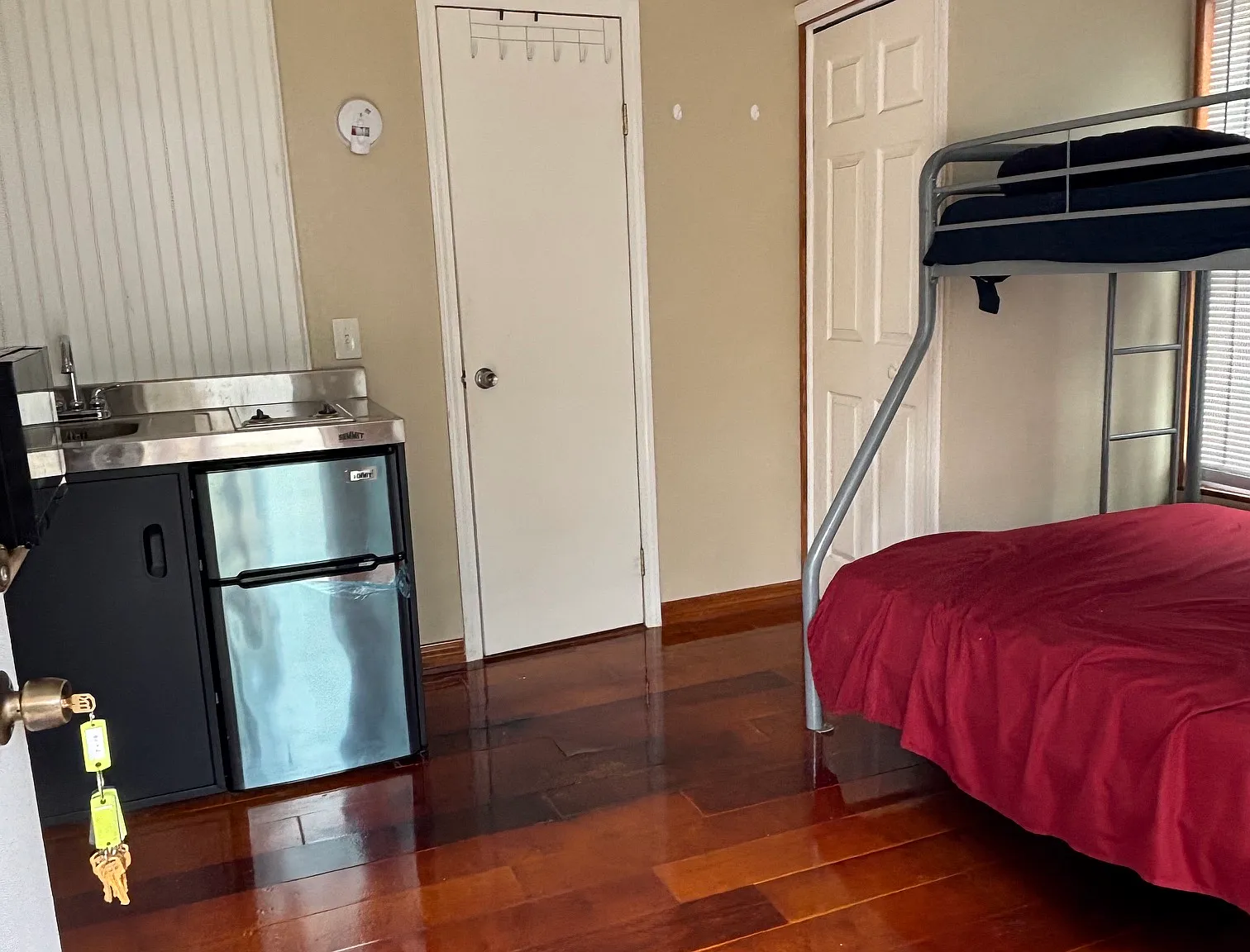 Studio, 225 sqft, $850 — Photo 4