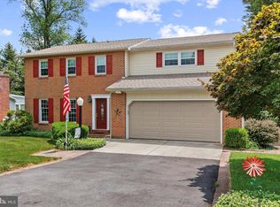 936 Woodridge Dr, Enola, PA 17025