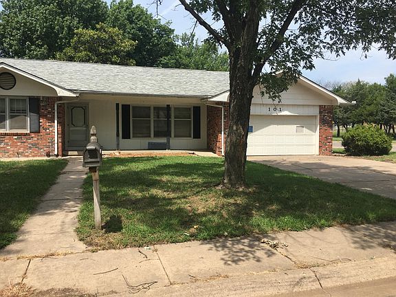 4th image of 101 S Lauber Ln