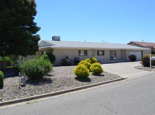5700 Cedarwood Dr, Farmington, NM 87402