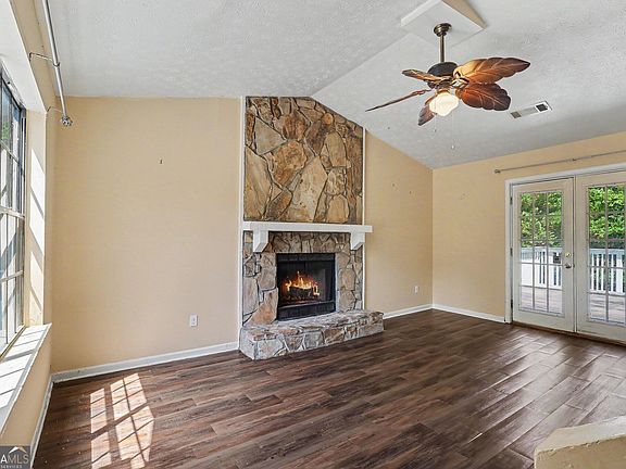3rd image of 655 Harvard Dr NW