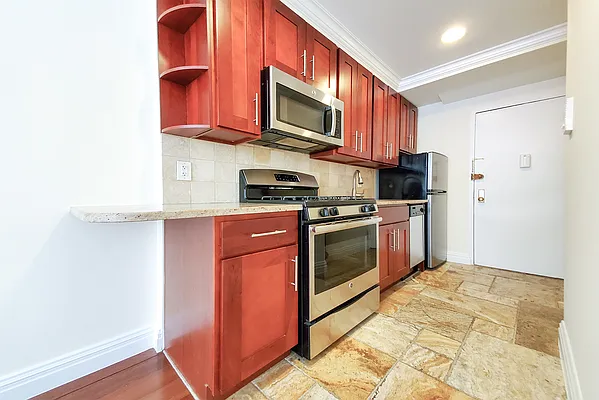 Rented by Warburg | media 4