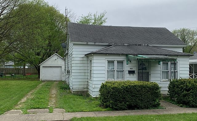 1st image of 407 E McClelland St