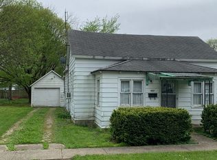 407 E McClelland St, Monticello, IL 61856