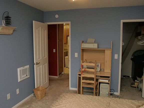 Bedroom / Walk-in Closet
