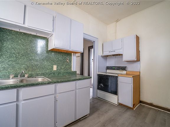 5th image of 1400 Lee St E