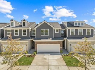 4938 Glenora Dr, Lake Orion, MI 48359