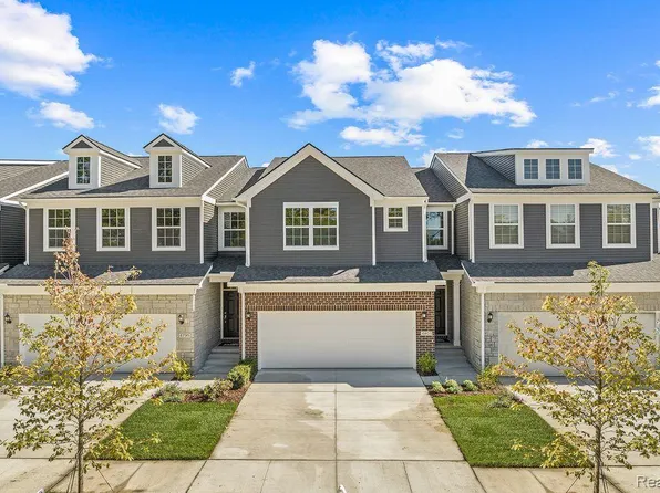 4938 Glenora Dr, Lake Orion, MI 48359