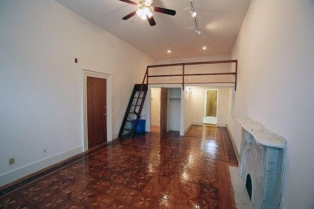 The Apartment entrance is. on the Left. Second floor balcony, bedroom with a storage closet .