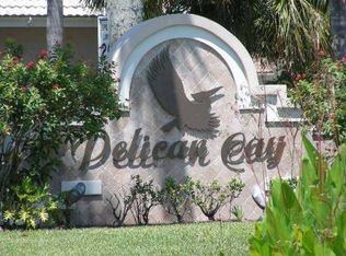 10884 Tamoron Ln, Boca Raton, FL 33498