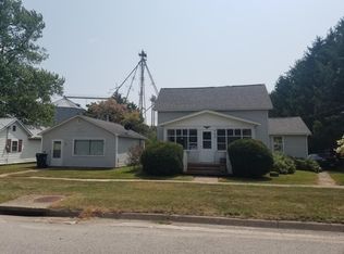 318 & 320 W 3rd St, Wilton, IA 52778