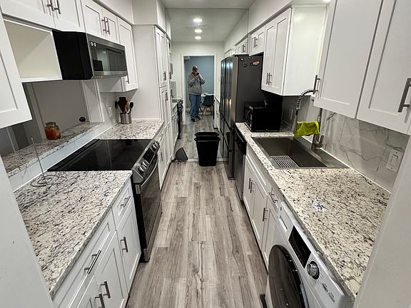 4th image of 10552 High Hollows Dr #Na