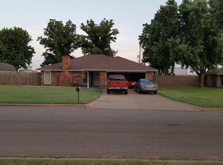 304 Willow St, Elk City, OK 73644