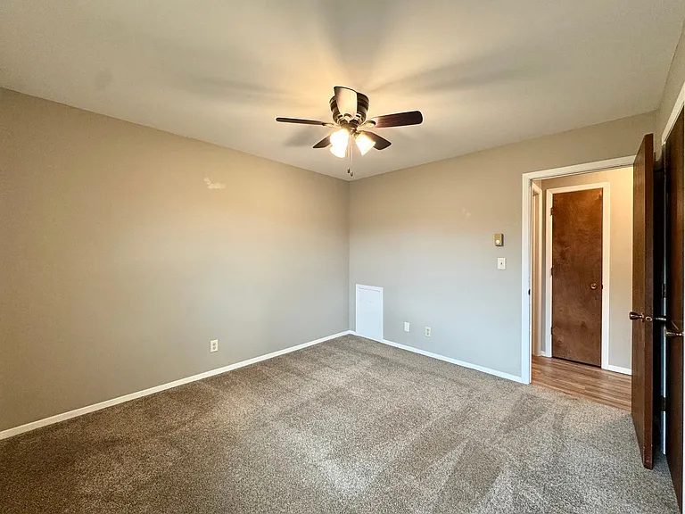 1041 State St — Photo 16
