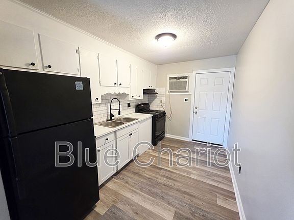 2nd image of 421 Cascade Ave APT B