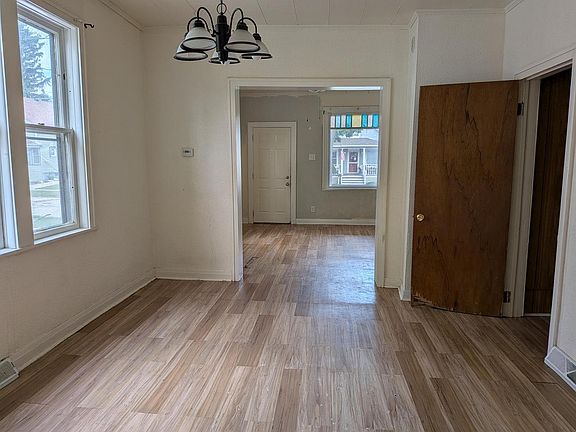 3rd image of 4050 6th AVENUE