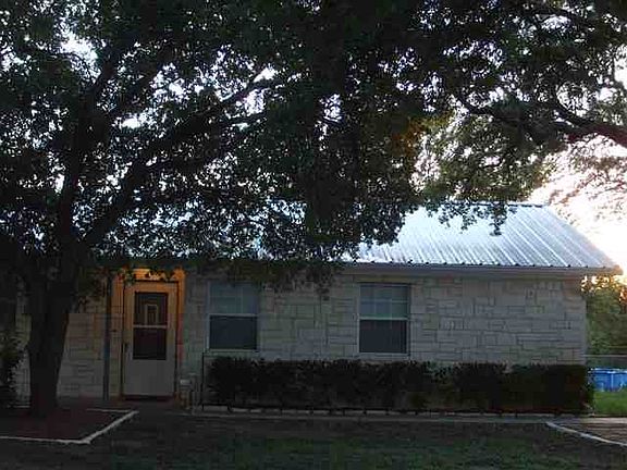 3rd image of 720 Magnolia Ln