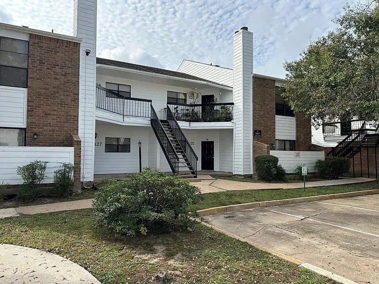 7901 Cambridge St #46 — Photo 6