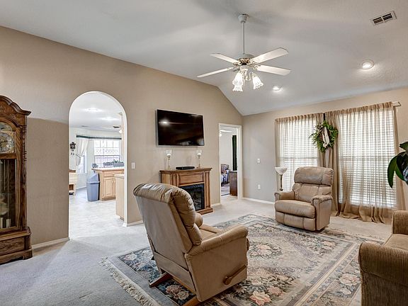 4th image of 1003 Greenbrook Drive