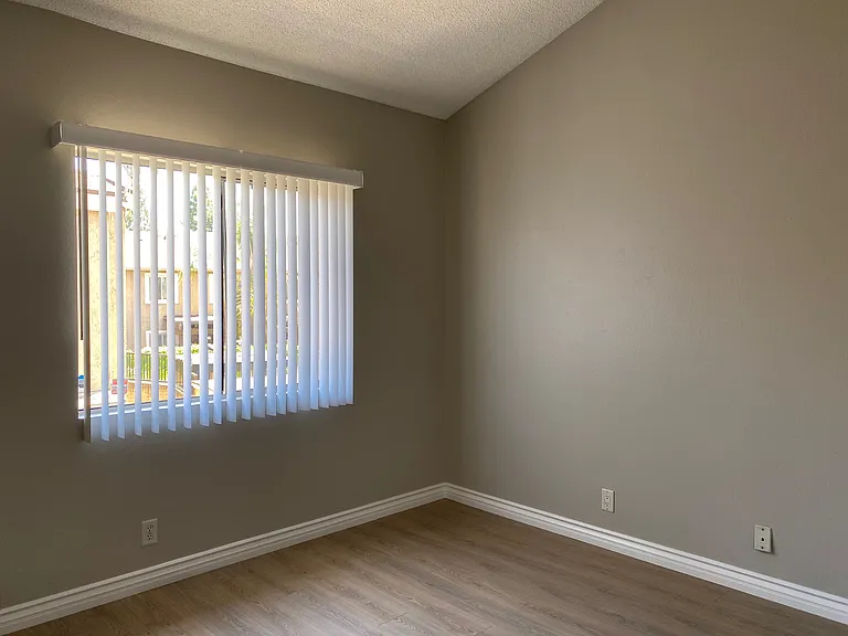 927 S Mountain Ave #80 — Photo 8