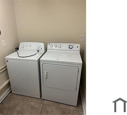 3rd image of 10619 Davis Rd APT A