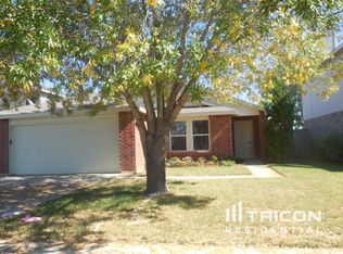 5300 Royal Burgess Dr, Fort Worth, TX 76135