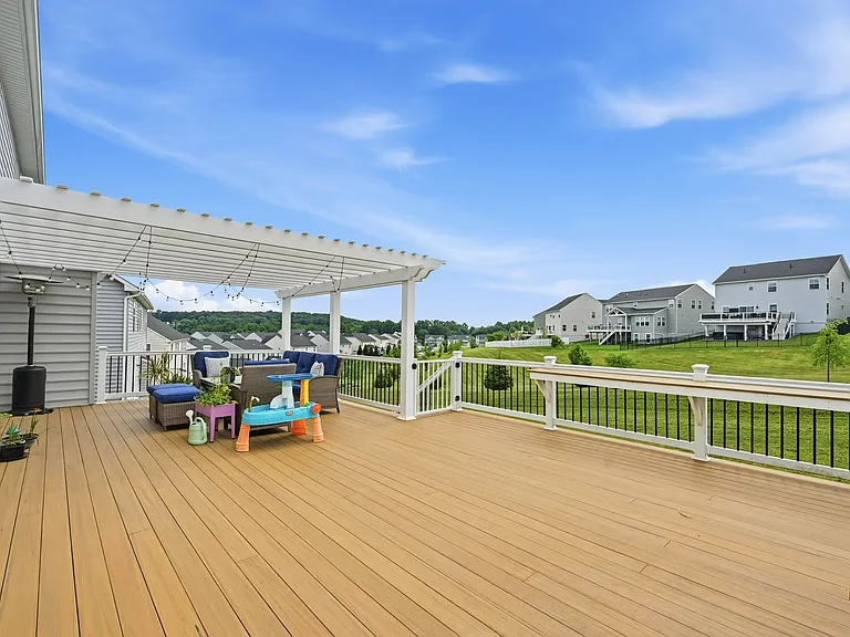 1129 Isabella Ct — Photo 39
