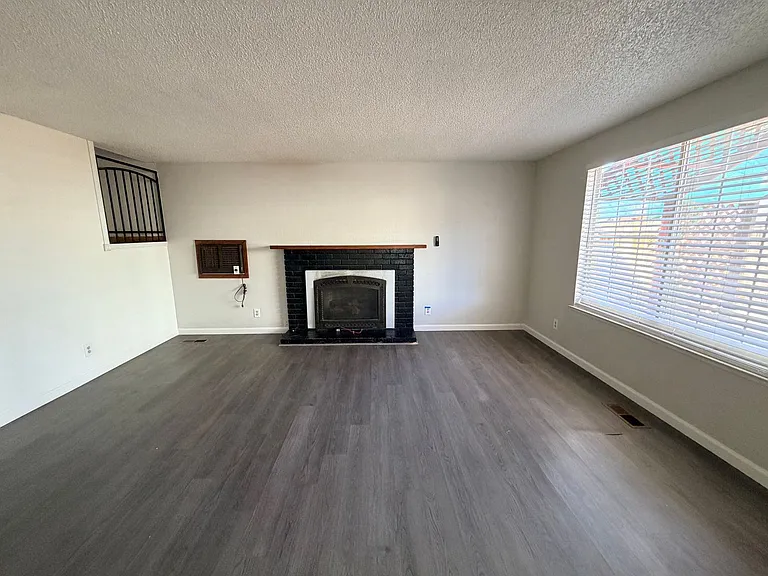 1862 Espee Ct — Photo 6