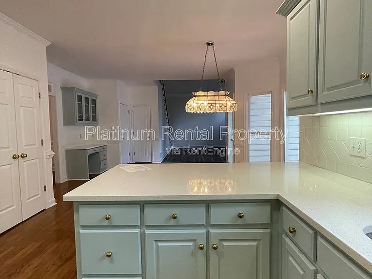 870 Ingleside Dr — Photo 20