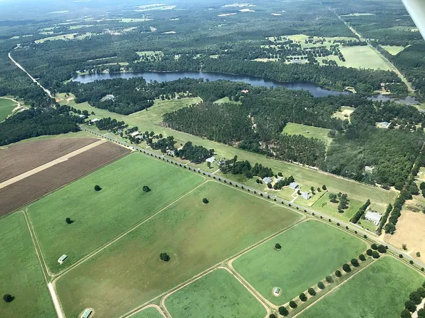 636 Burkelo Rd, Wagener, SC 29164