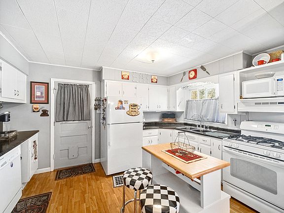 3rd image of 23 W Cleveland Ave