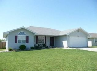 1408 Nathaniel Dr, Lebanon, MO 65536