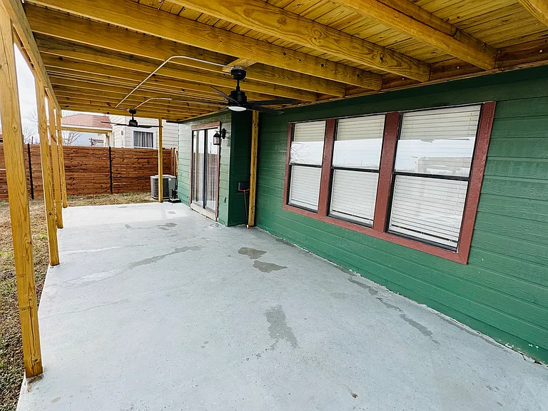 1606 Sunbend Fls — Photo 17