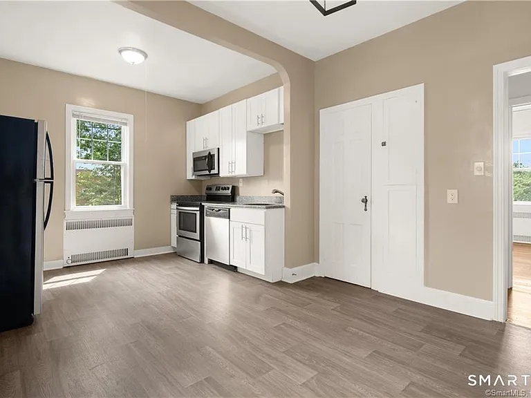 684 Farmington Ave #B6 — Photo 12