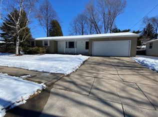 1023 Clayton Pl, Green Bay, WI 54302