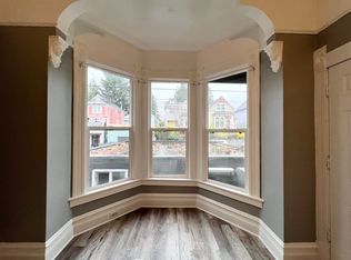 3138 SE Belmont St APT 2, Portland, OR 97214