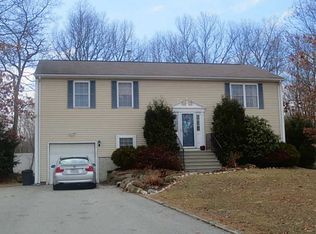 75 Remington Farm Dr, Coventry, RI 02816