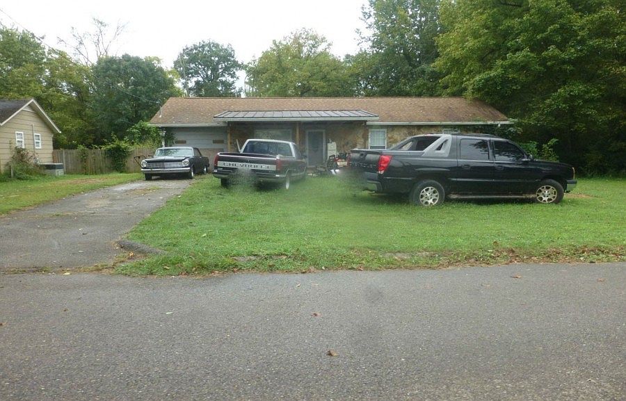 1st image of 3904 Vienna Dr