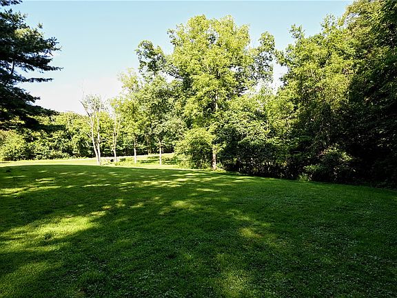 4th image of 382 Fry Hollow Rd