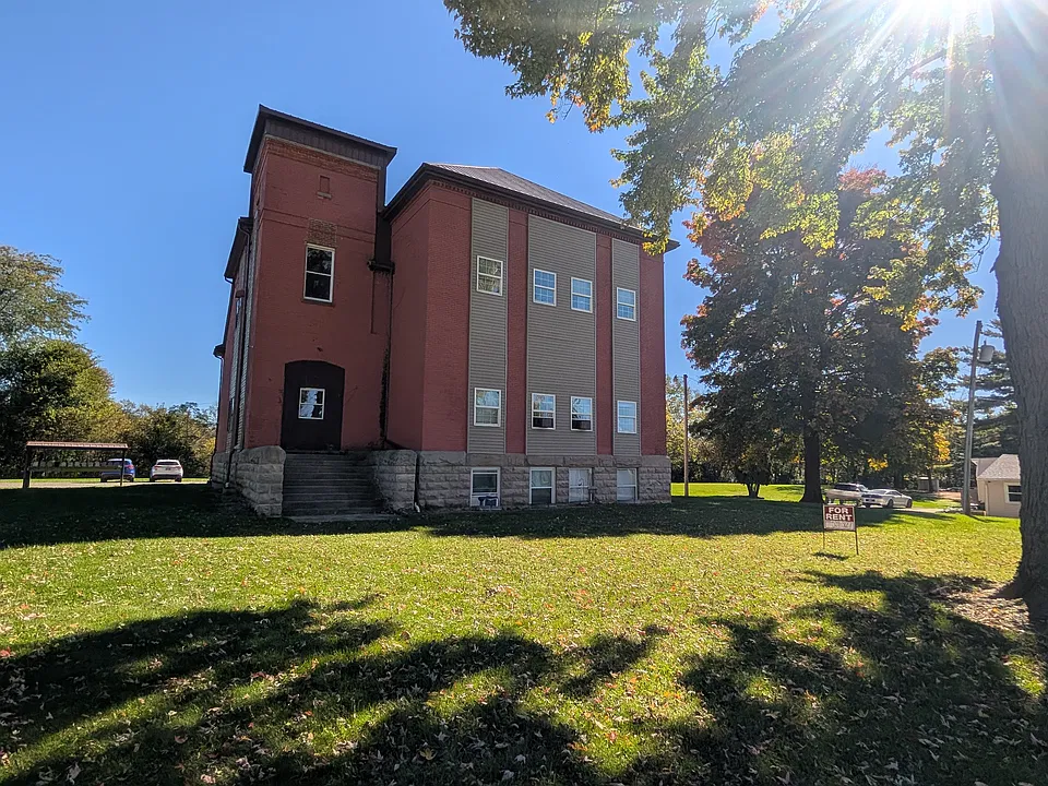 400 N West St #10