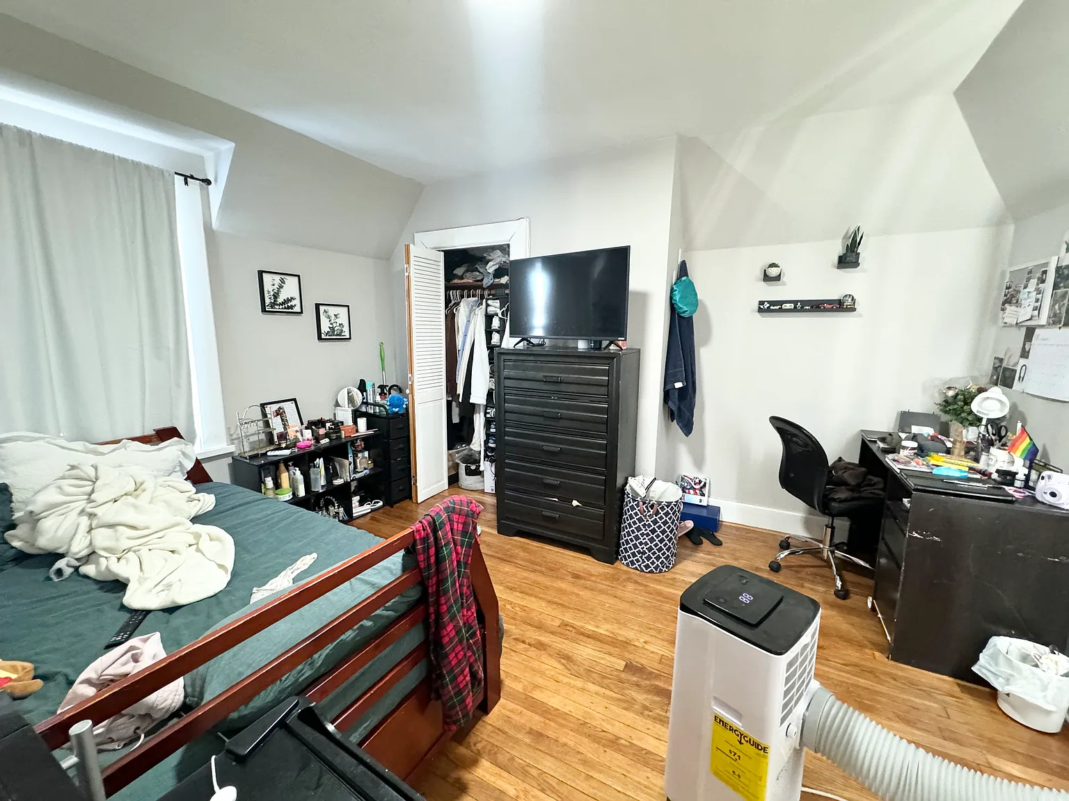 7 bed, 1800 sqft, $6,400 — Photo 3