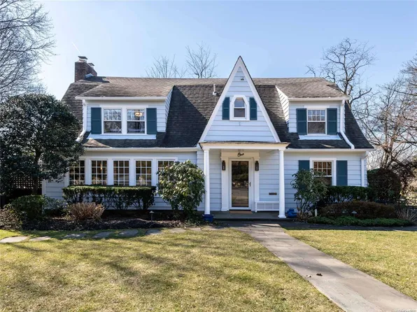 1 Briarcliff Drive, Port Washington, NY 11050