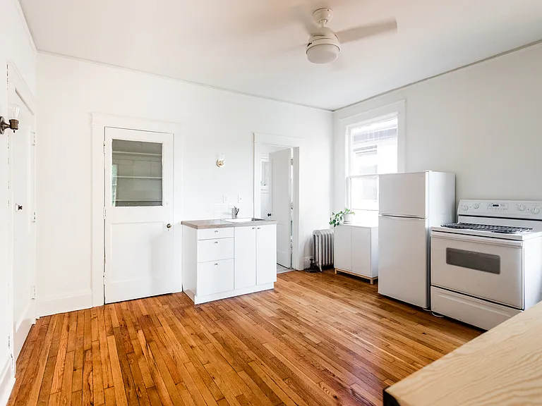 1019 Van Dyke St #3 — Photo 9