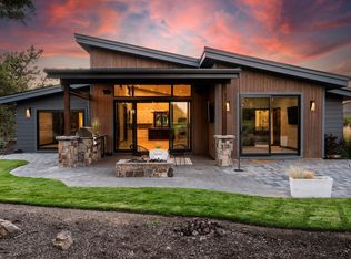 22971 Hideaway Ln, Bend, OR 97701