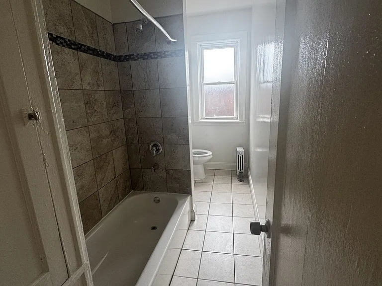 7154 S Calumet Ave #3 — Photo 3