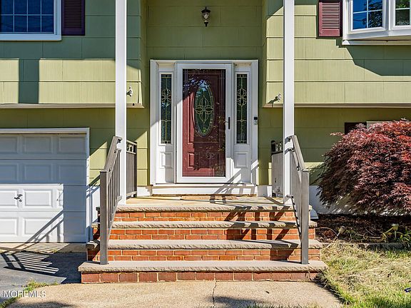 4th image of 6 Lynn Drive